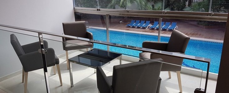 Twin room with  pool view Perla Hotel Benidorm